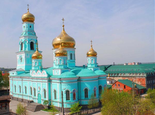 Syizran.-Kazanskiy-kafedralnyiy-sobor.jpg